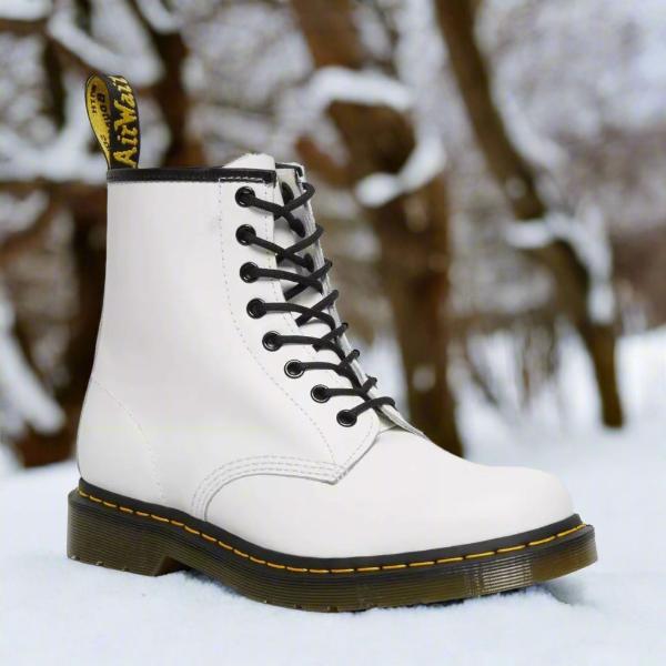 Elowen – Warm Lace-Up Winter Boots